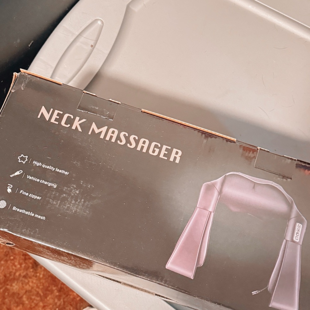 Neck Massager with Breathable Mesh